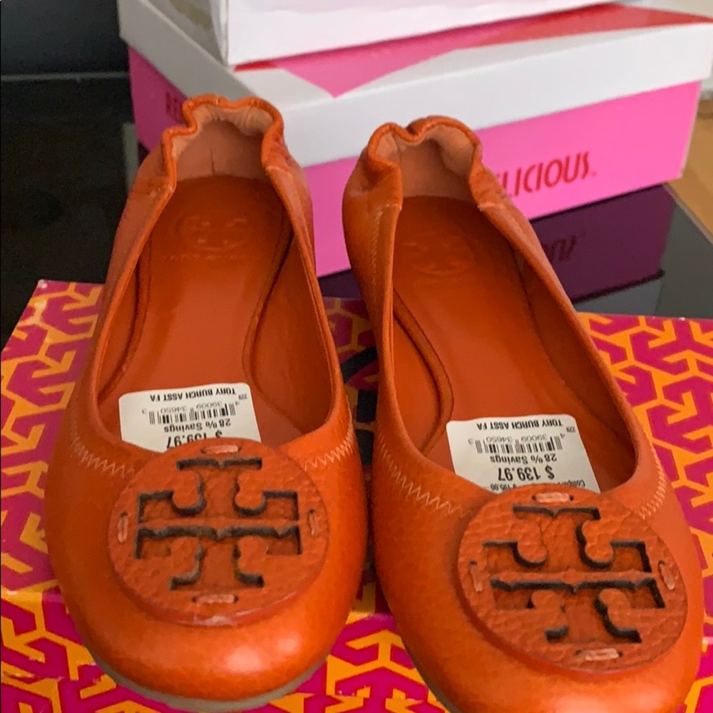 Flat shoes
